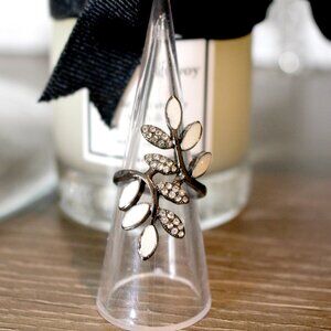 💛 🖤New Emo Dark Black Rhodium Leaf Punk Grunge Flower Ring size 6🖤💛